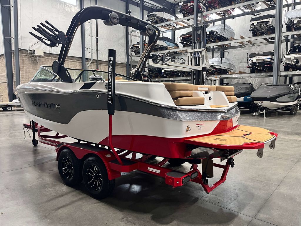 2025 MasterCraft XT22