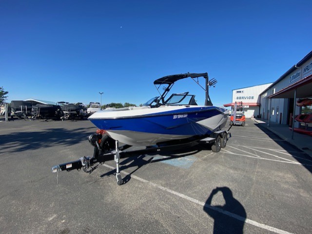 2022 Axis Wake Research T220