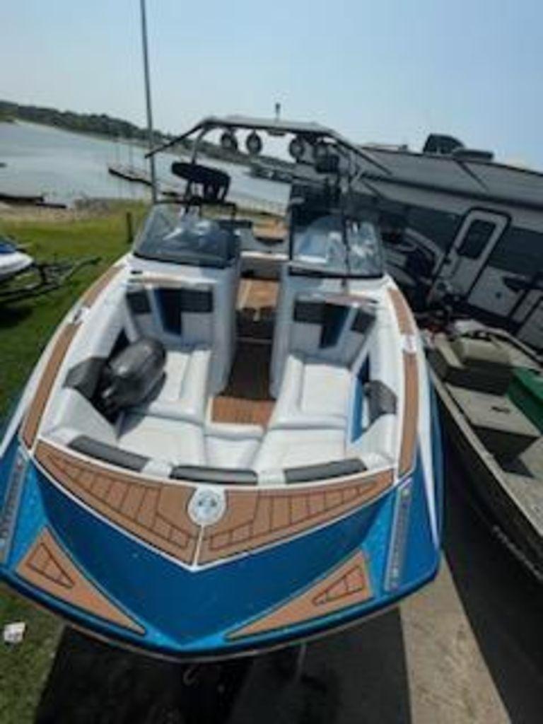 boat.Title