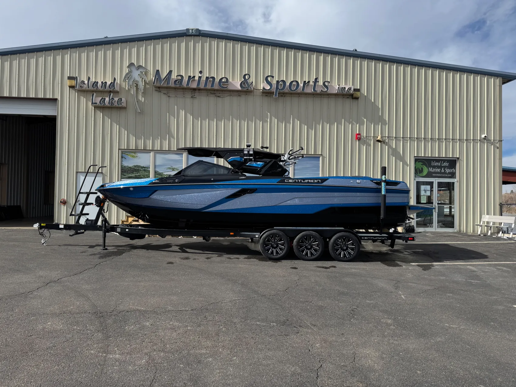 boat.Title